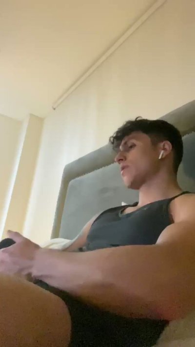 Watch Spartacozz's leaked NSFW video on TwXstars