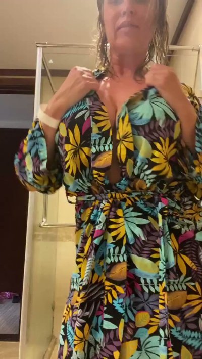 Watch Summer Rose Milf 🔞🔞's leaked NSFW video on TwXstars