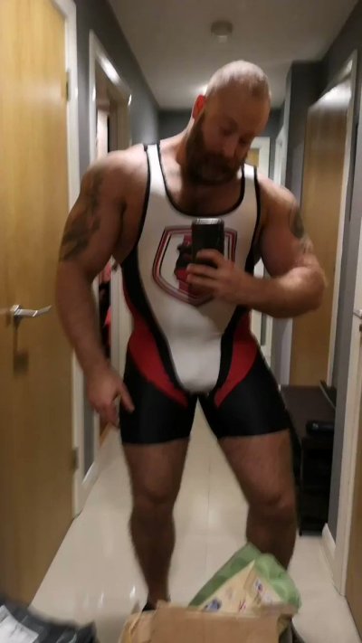 Watch vikingmusclebear's leaked NSFW video on TwXstars