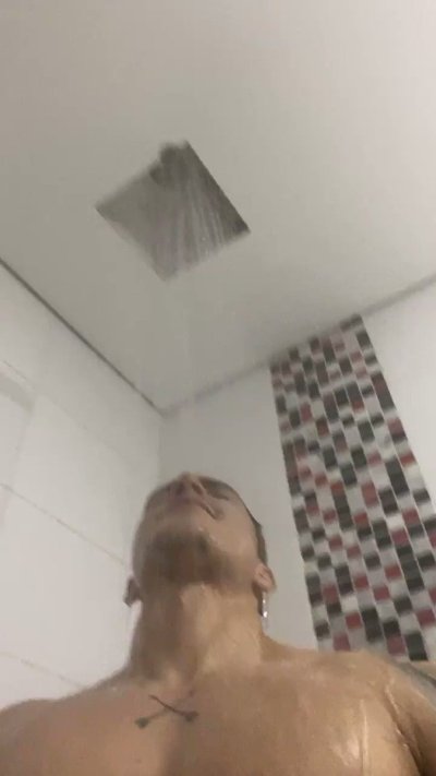 Watch Spartacozz's leaked NSFW video on TwXstars