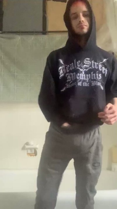 Watch 𝐌𝐚𝐭𝐭 𝐁𝐫𝐚𝐝𝐥𝐞𝐞's leaked NSFW video on TwXstars