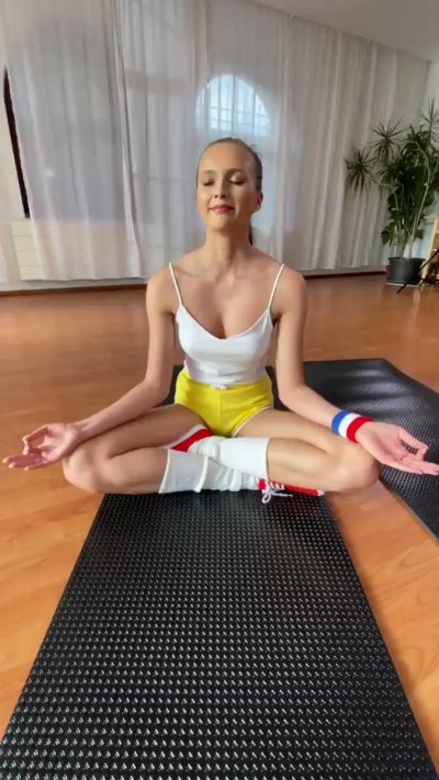 Watch Stacy Cruz's leaked NSFW video on TwXstars