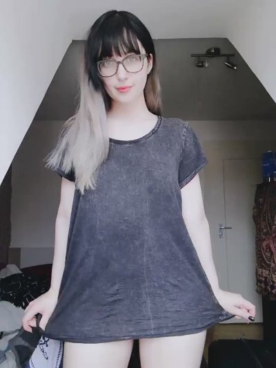 Watch Gumi 💕's leaked NSFW video on TwXstars