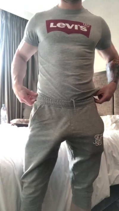 Watch mickfitness's leaked NSFW video on TwXstars
