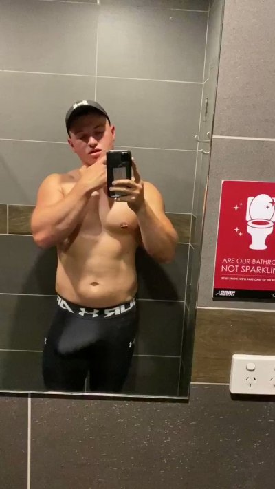 Watch Maximillian Small's leaked NSFW video on TwXstars