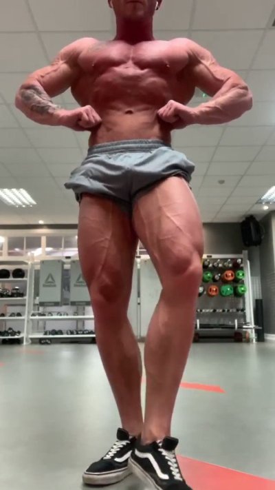 Watch muscleflexxx's leaked NSFW video on TwXstars