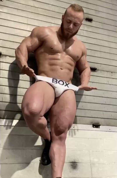 Watch muscleflexxx's leaked NSFW video on TwXstars