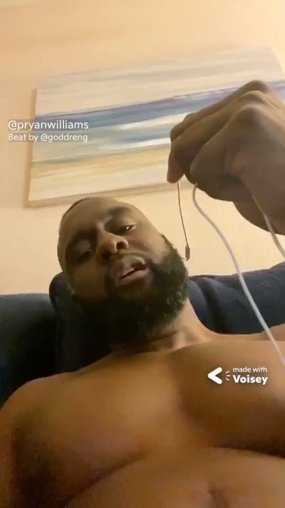 Watch 🍐's leaked NSFW video on TwXstars