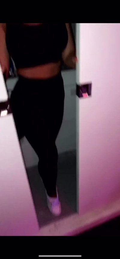 Watch Tahlia Paris's leaked NSFW video on TwXstars