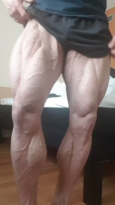 Watch muscleflexxx's leaked NSFW video on TwXstars