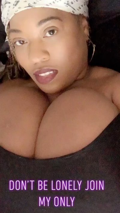 Watch Holly Himalayas's leaked NSFW video on TwXstars