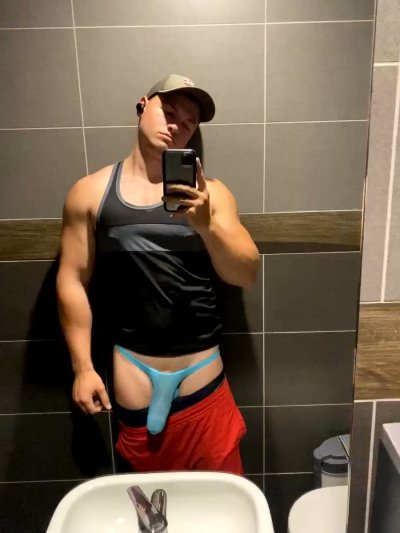 Watch Maximillian Small's leaked NSFW video on TwXstars