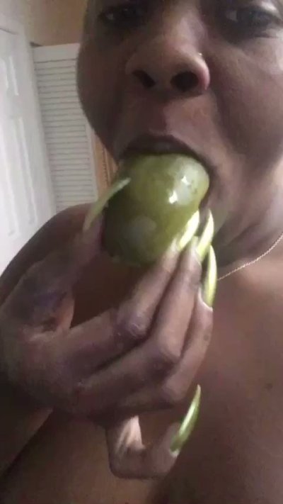 Watch iambooteeful 💋's leaked NSFW video on TwXstars