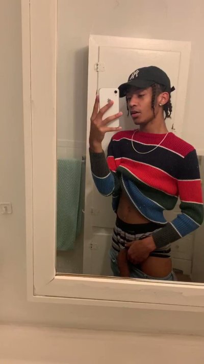 Watch UNA.'s leaked NSFW video on TwXstars