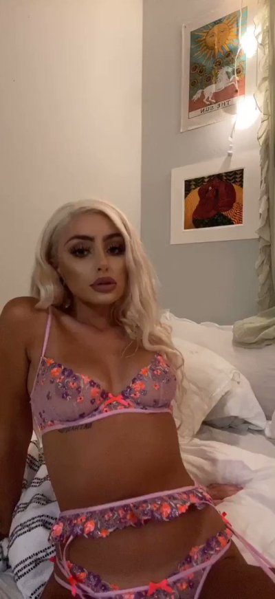 Watch Naomi Woods's leaked NSFW video on TwXstars