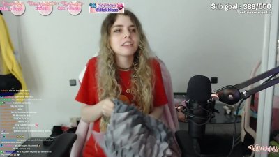 Watch Willokhlass's leaked NSFW video on TwXstars