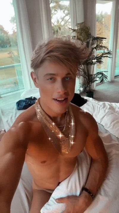 Watch Alam Wernik's leaked NSFW video on TwXstars