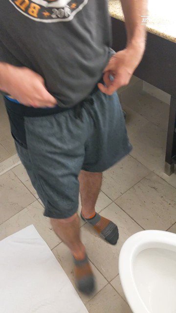 Watch Hungoakland's leaked NSFW video on TwXstars