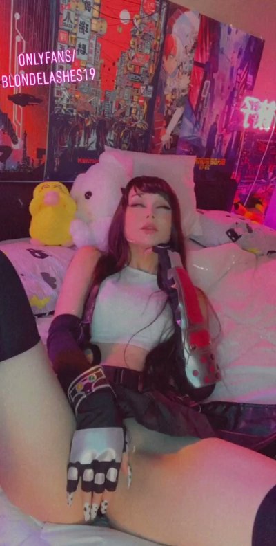 Watch Blondelashes19's leaked NSFW video on TwXstars