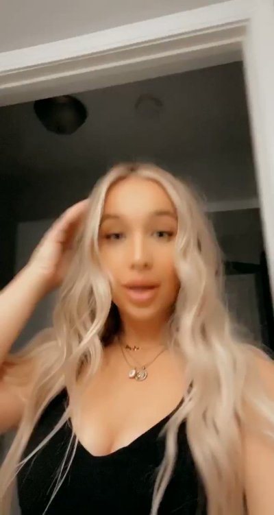 Watch AZRA😳's leaked NSFW video on TwXstars