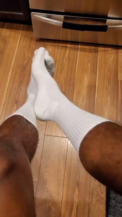 Watch Foot Bae's leaked NSFW video on TwXstars