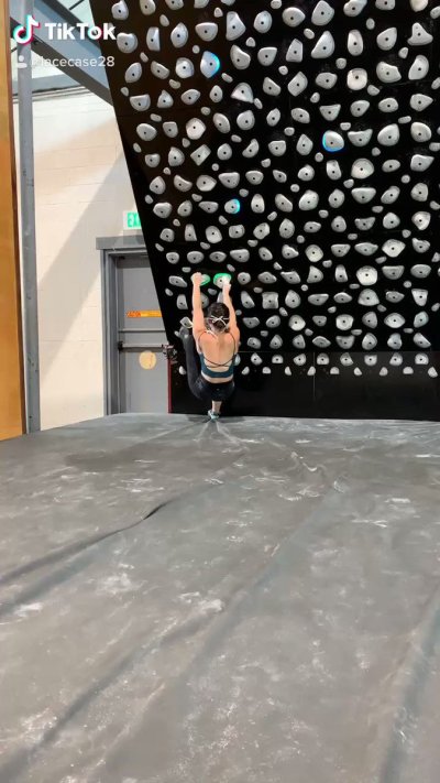 Watch chrissyclimbs's leaked NSFW video on TwXstars