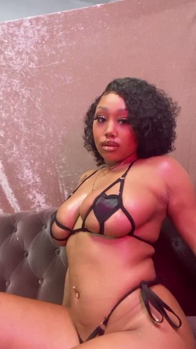 Watch oxtail's leaked NSFW video on TwXstars