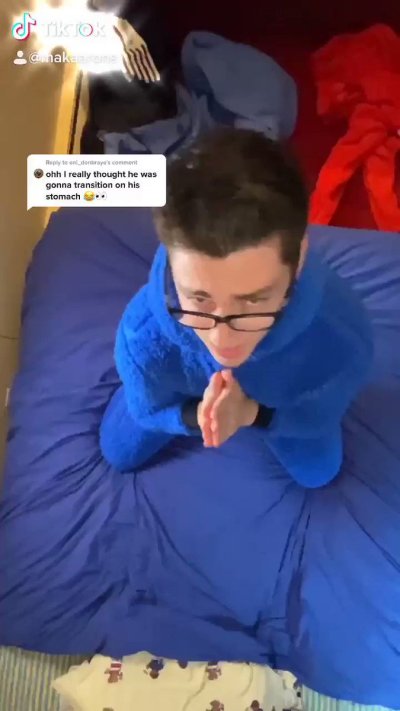 Watch Mak Aarons's leaked NSFW video on TwXstars