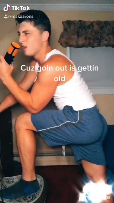 Watch Mak Aarons's leaked NSFW video on TwXstars