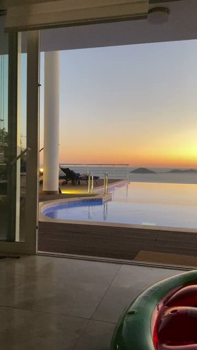 Watch Chloe's leaked NSFW video on TwXstars