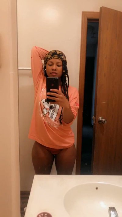 Watch Saleema 💖's leaked NSFW video on TwXstars