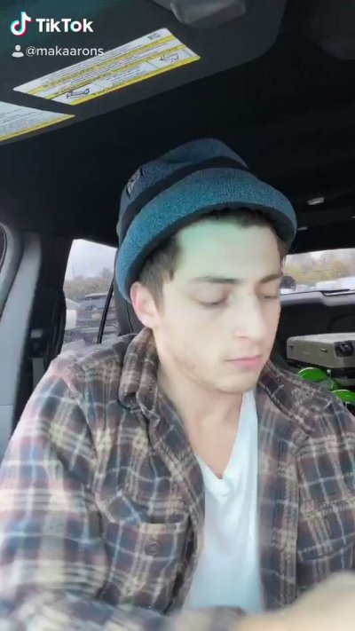 Watch Mak Aarons's leaked NSFW video on TwXstars