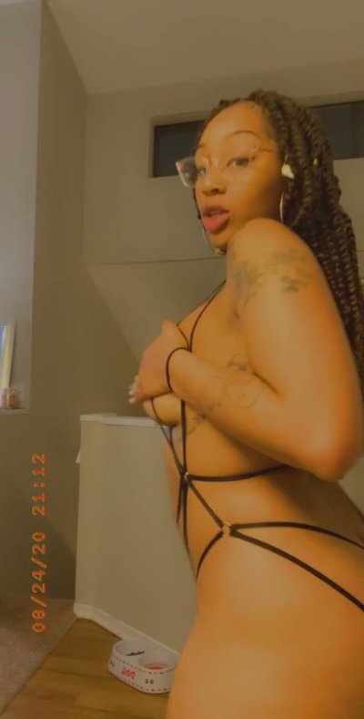 Watch Gatekeeper of the cheeks🍑's leaked NSFW video on TwXstars