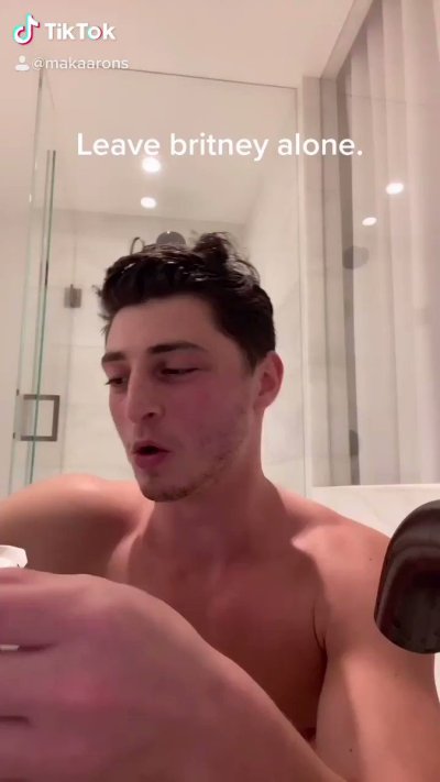 Watch Mak Aarons's leaked NSFW video on TwXstars