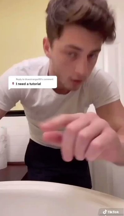 Watch Mak Aarons's leaked NSFW video on TwXstars