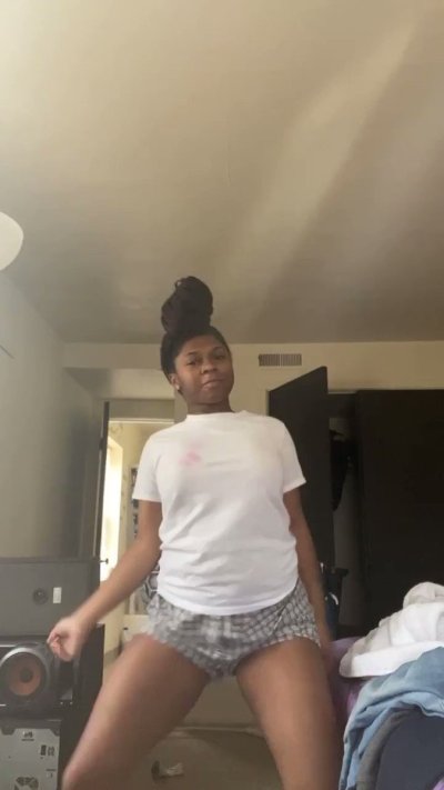 Watch fun girl 🖤's leaked NSFW video on TwXstars