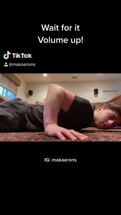 Watch Mak Aarons's leaked NSFW video on TwXstars