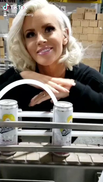 Watch Jenny McC-Wahlberg's leaked NSFW video on TwXstars