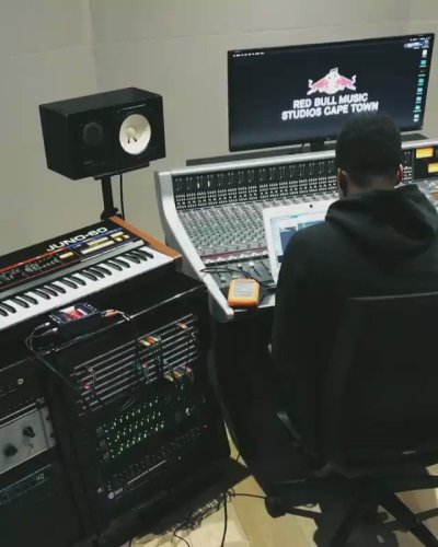 Watch Mixcloud's leaked NSFW video on TwXstars