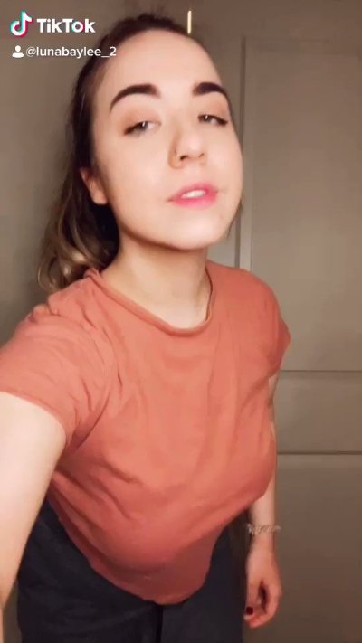 Watch Luna Baylee's leaked NSFW video on TwXstars