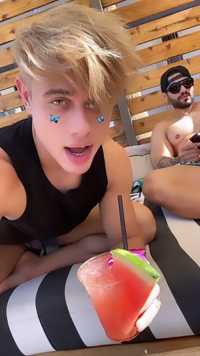 Watch Alam Wernik's leaked NSFW video on TwXstars