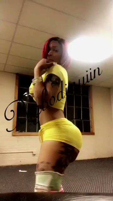 Watch ibodiquiin's leaked NSFW video on TwXstars