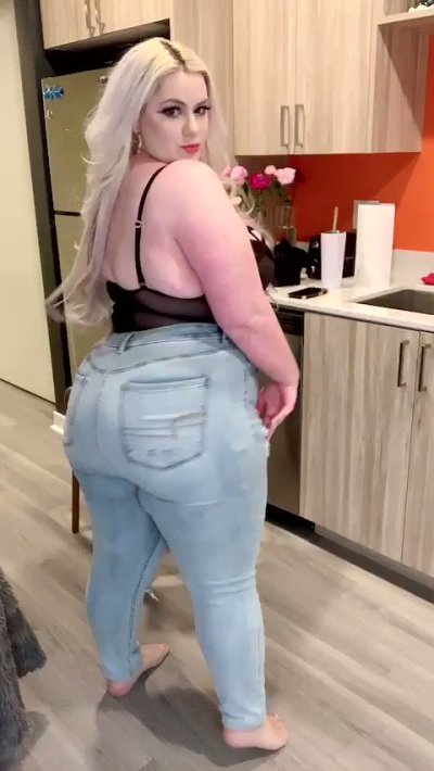 Watch Klaudia Kelly's leaked NSFW video on TwXstars