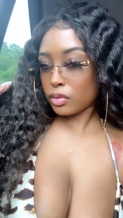 Watch NaiySoGlam $3 Onlyfans 👅💦's leaked NSFW video on TwXstars