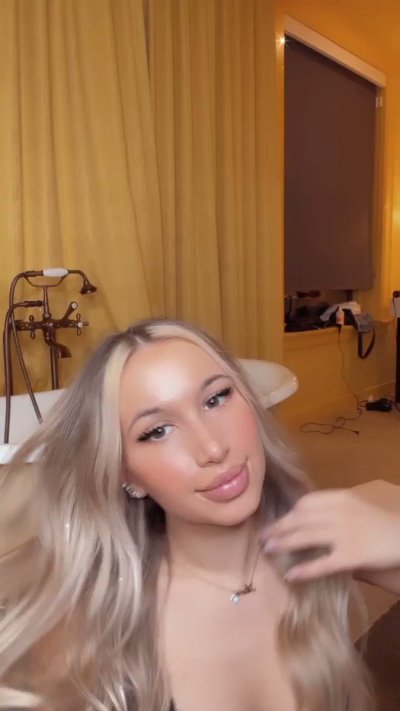 Watch AZRA😳's leaked NSFW video on TwXstars