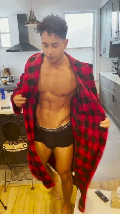 Watch Kenzo's leaked NSFW video on TwXstars
