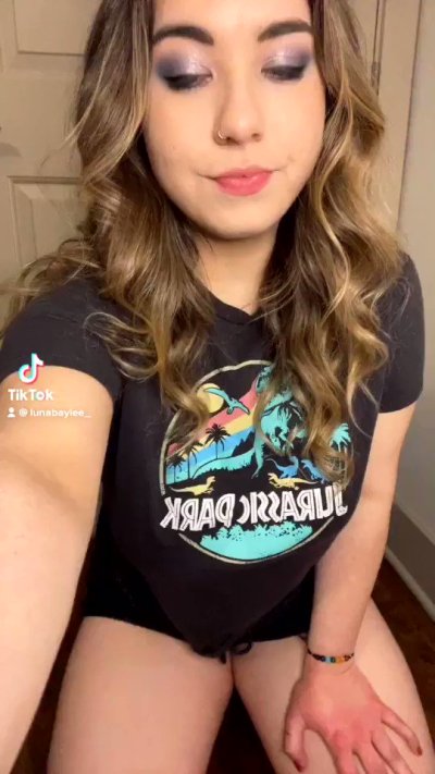 Watch Luna Baylee's leaked NSFW video on TwXstars