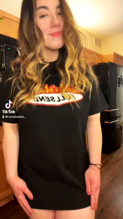 Watch Luna Baylee's leaked NSFW video on TwXstars