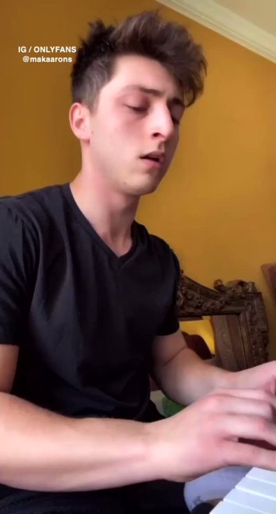 Watch mak's leaked NSFW video on TwXstars