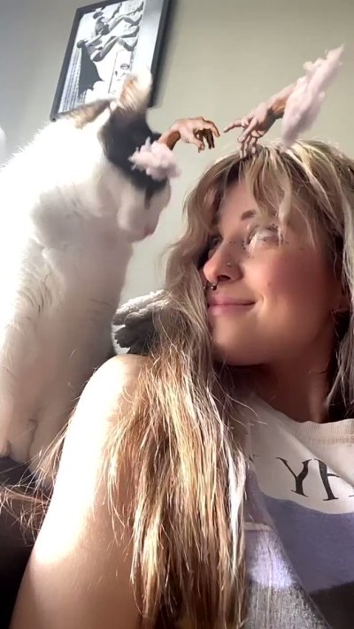 Watch awlivv's leaked NSFW video on TwXstars